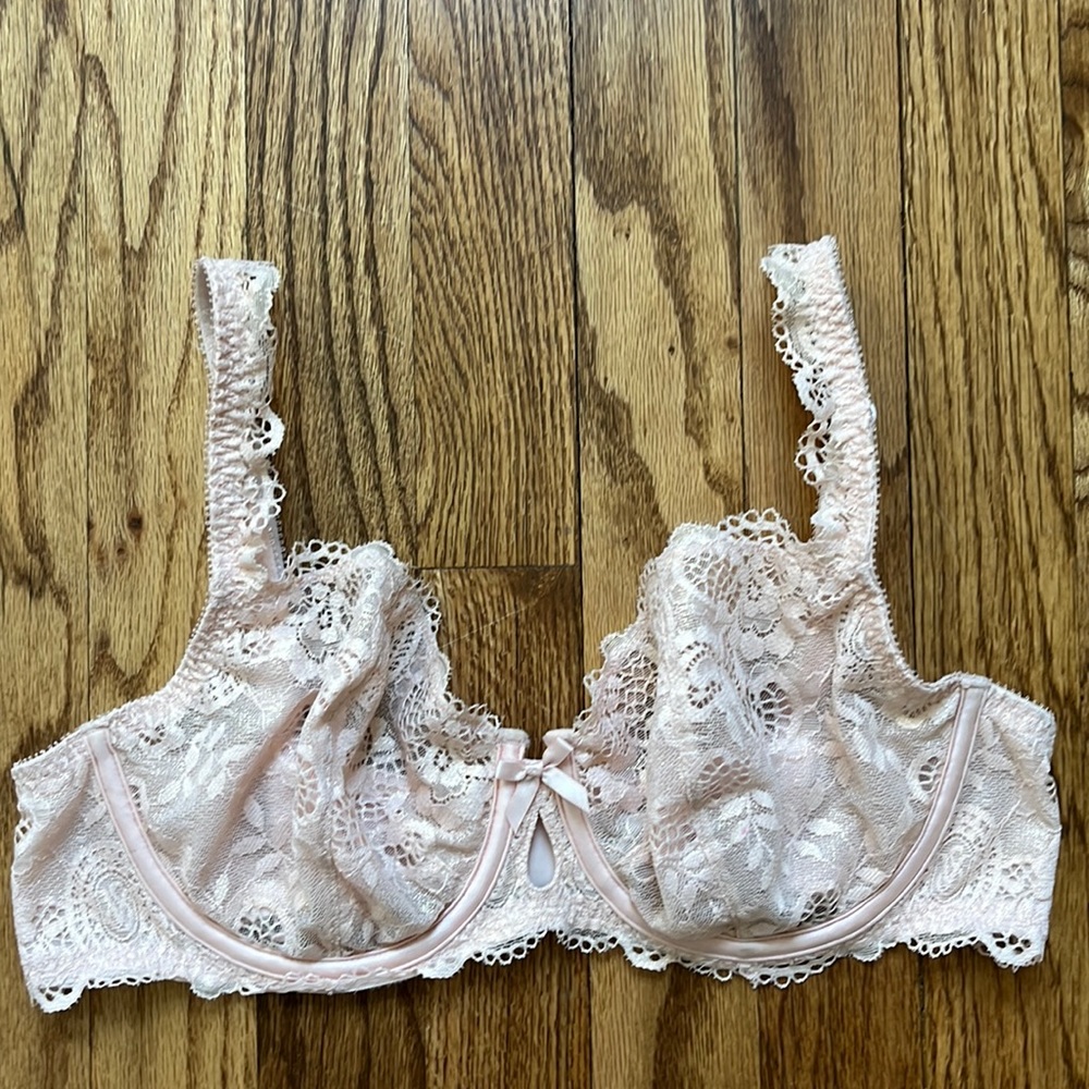 Victoria’s Secret Unlined Demi bra 36C